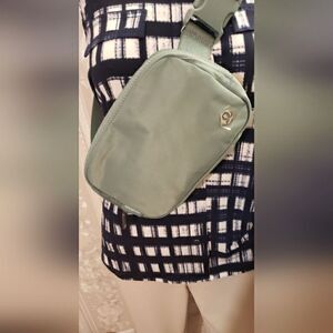 Lululemon Everywhere Belt Bag 